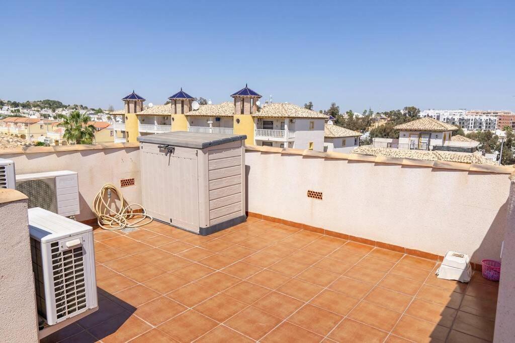 Casa Lilly-Rose, A Beautiful 3 Bedroom Detached Villa A Short Walk To The Villamartin Plaza & Golf Course المظهر الخارجي الصورة