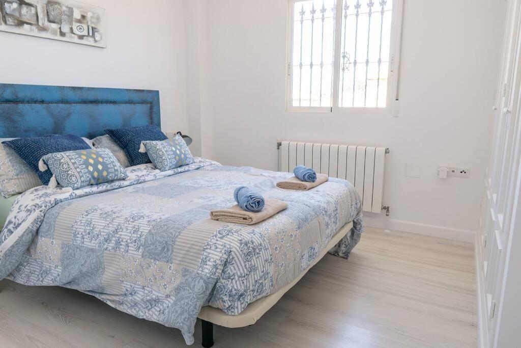 Casa Lilly-Rose, A Beautiful 3 Bedroom Detached Villa A Short Walk To The Villamartin Plaza & Golf Course المظهر الخارجي الصورة