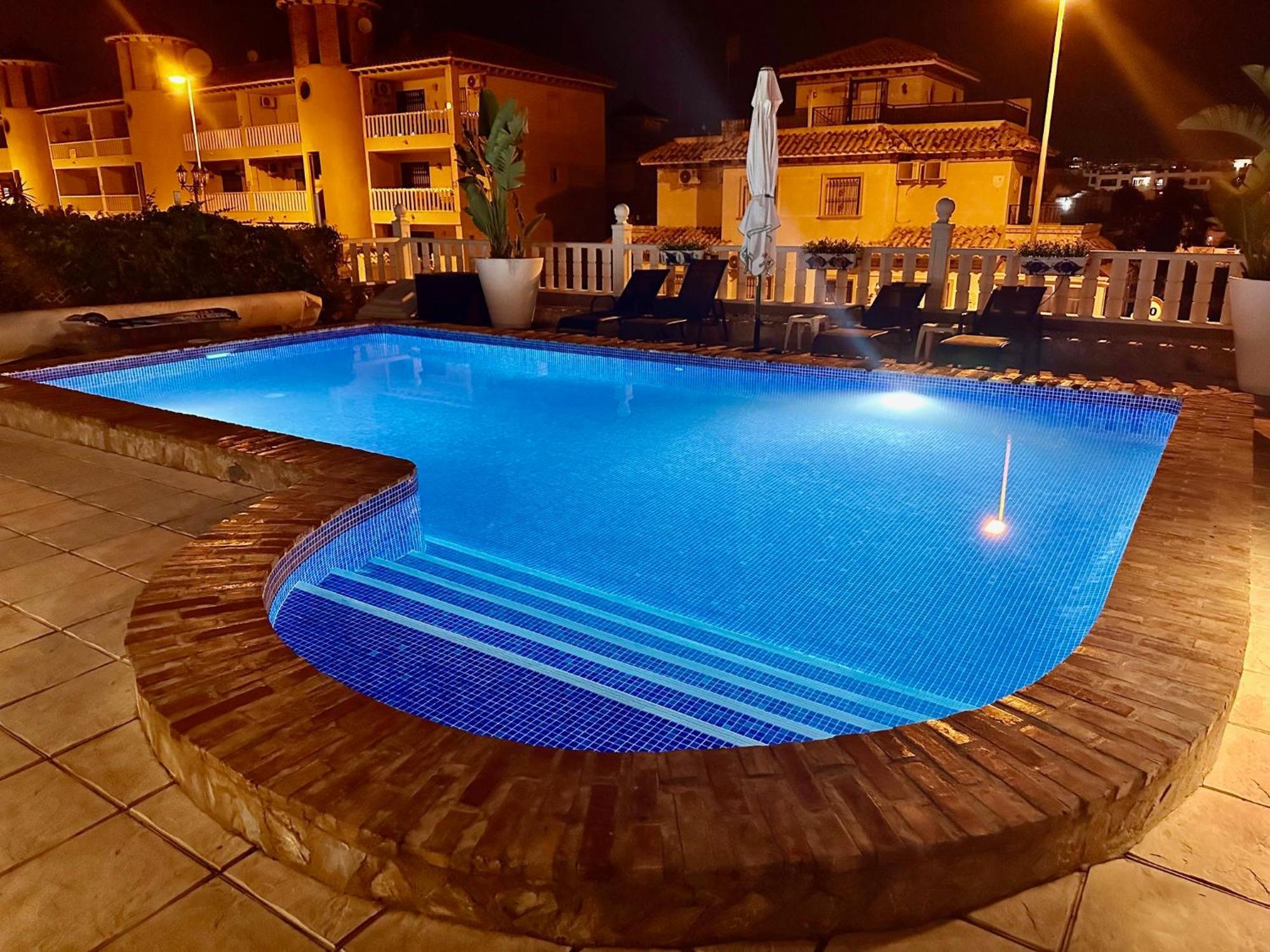 Casa Lilly-Rose, A Beautiful 3 Bedroom Detached Villa A Short Walk To The Villamartin Plaza & Golf Course المظهر الخارجي الصورة